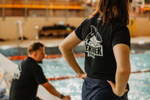 Instruktorzy nauki pływania REKINEK Team na basenie w Herbach